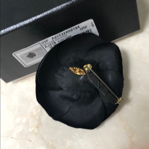 Chanel Camellia Pin - Picture 6 of 8